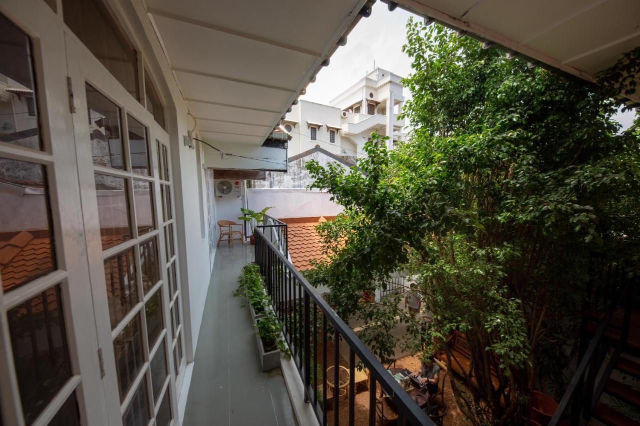 Srilax Bed & Breakfast Colombo Exterior photo